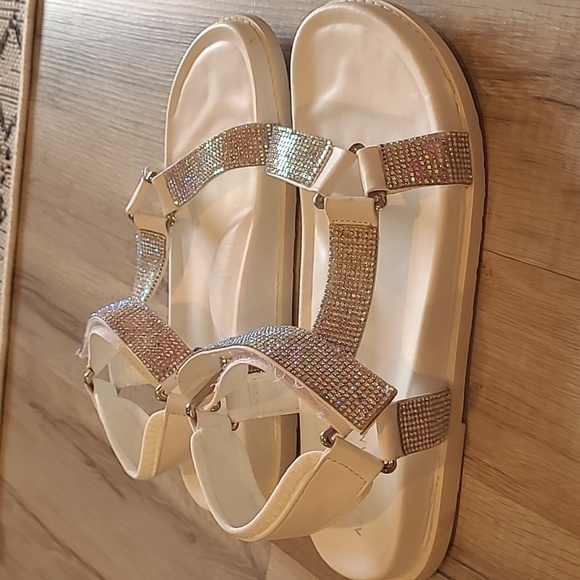 Azalea Wang Here for the Banter Rhinestone Strap Flatform Sandals 9 White - Picture 3 of 9